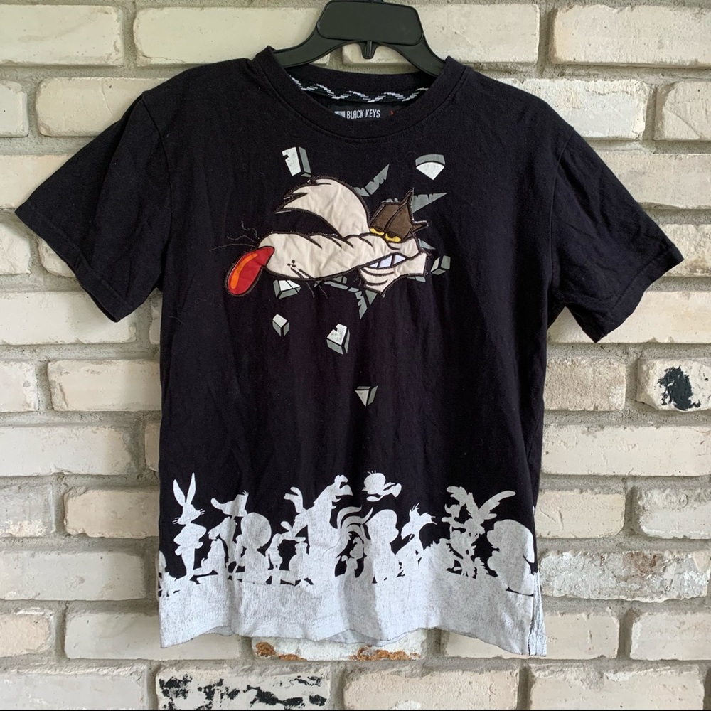 Black keys wild coyote looney tunes graphic shirt